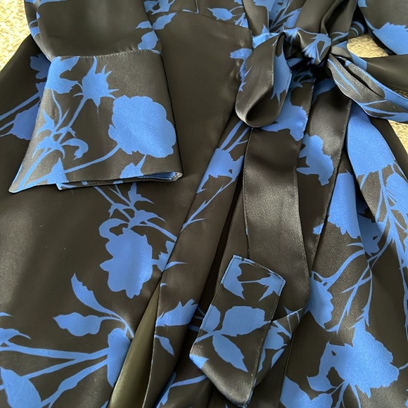 EQUIPMENT Cherylene Floral Wrap Dress - Picture 5 of 8